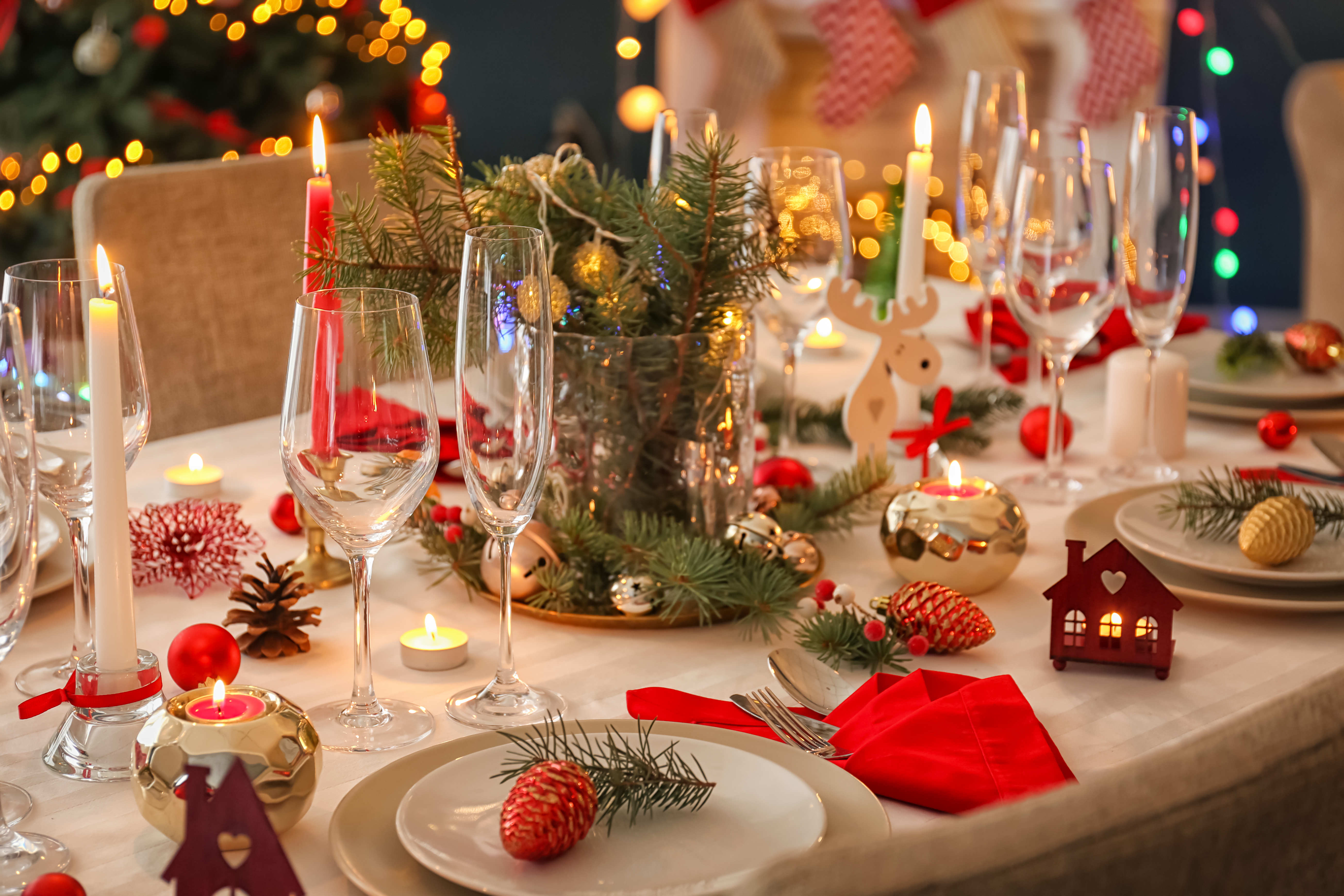 On adore -Une table de Noël en rouge et blanc - Blog La Foir'Fouille