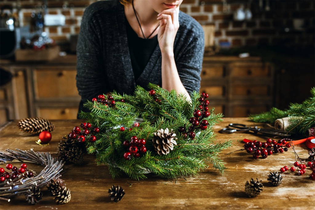 Atelier - DIY - Trois tutos de couronnes de Noël repérées sur Pinterest